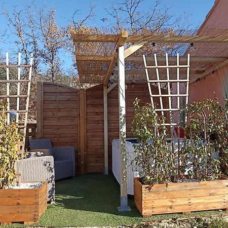 איגוינס " Le Chabassole " Chambres D'Hotes - Gorges Du Verdon מראה חיצוני תמונה
