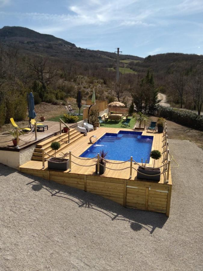 איגוינס " Le Chabassole " Chambres D'Hotes - Gorges Du Verdon מראה חיצוני תמונה