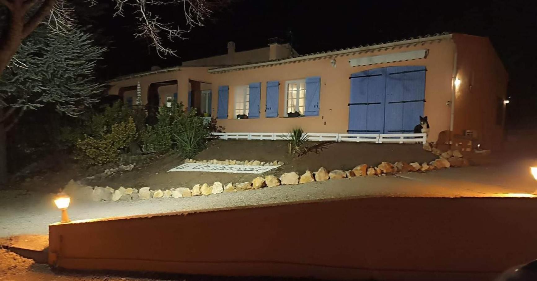 איגוינס " Le Chabassole " Chambres D'Hotes - Gorges Du Verdon מראה חיצוני תמונה